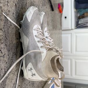 Under Armour Light Gray and Off-White Knit lacrosse  Cleats